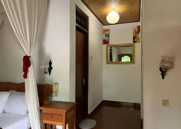 招待所 Dharma Sakti Bungalow *